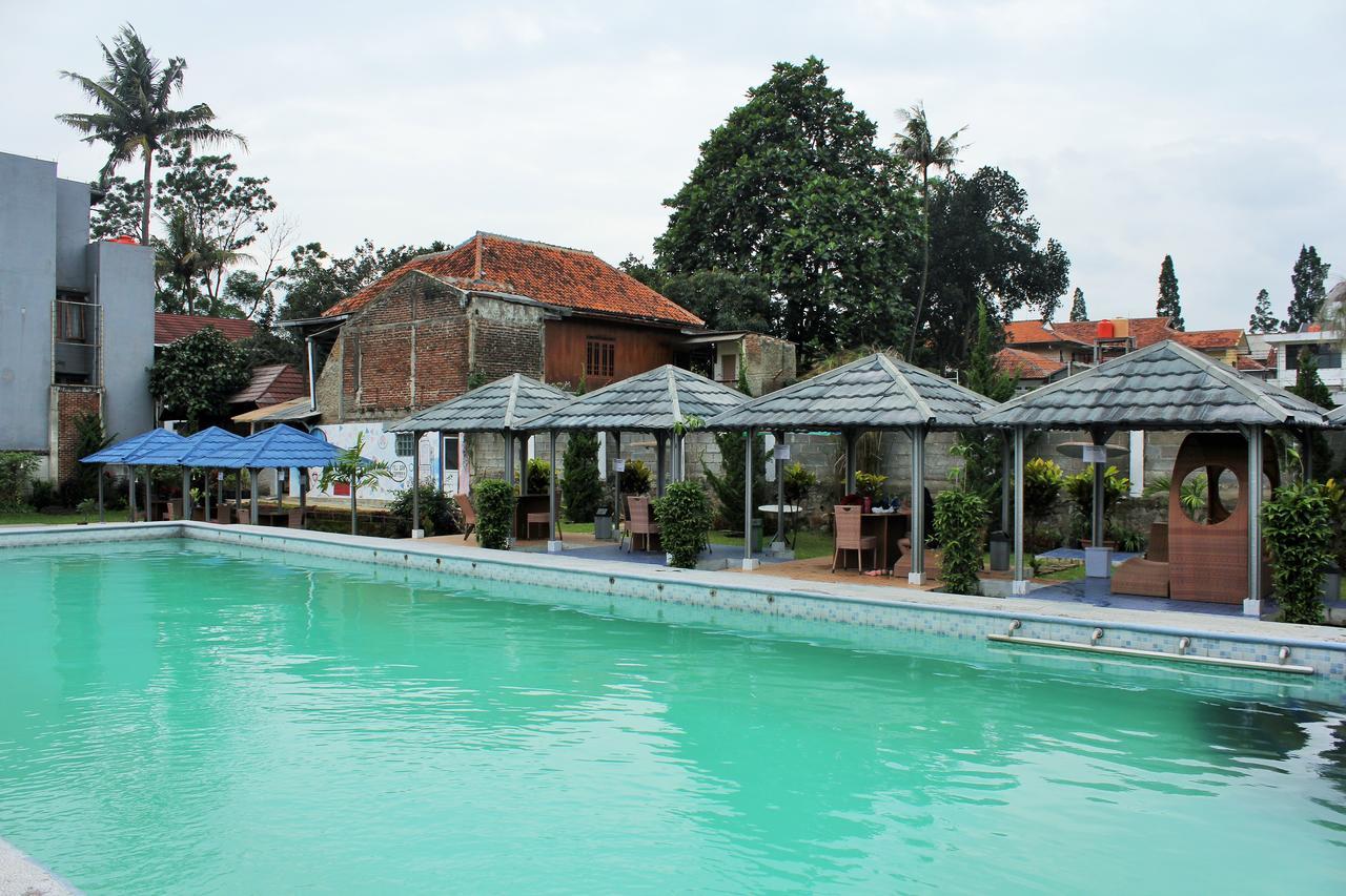 Reddoorz Hostel @ Dago 2 Bandung Eksteriør billede