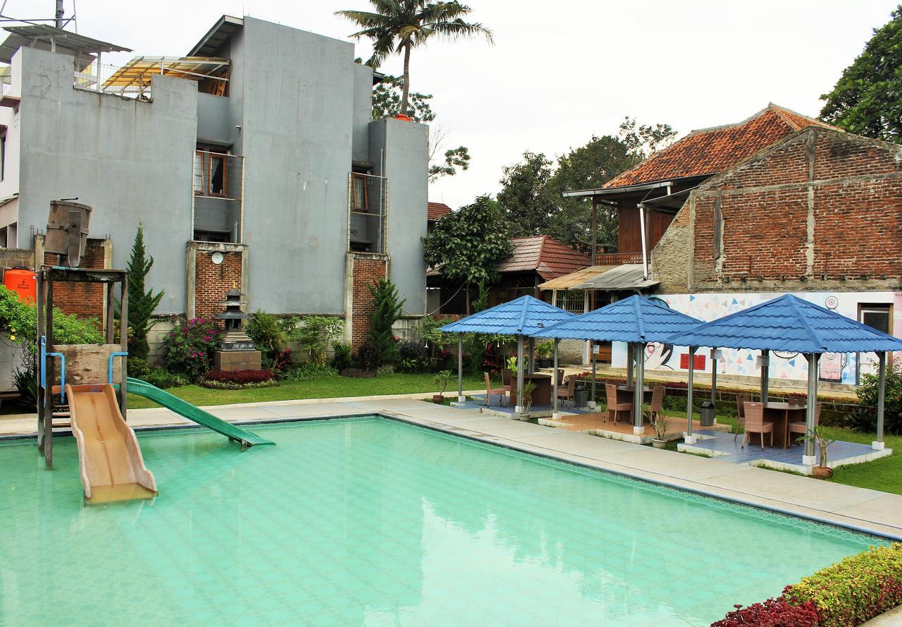 Reddoorz Hostel @ Dago 2 Bandung Eksteriør billede