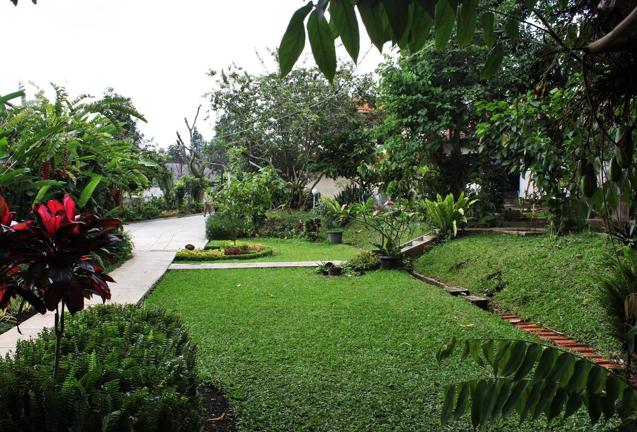 Reddoorz Hostel @ Dago 2 Bandung Eksteriør billede
