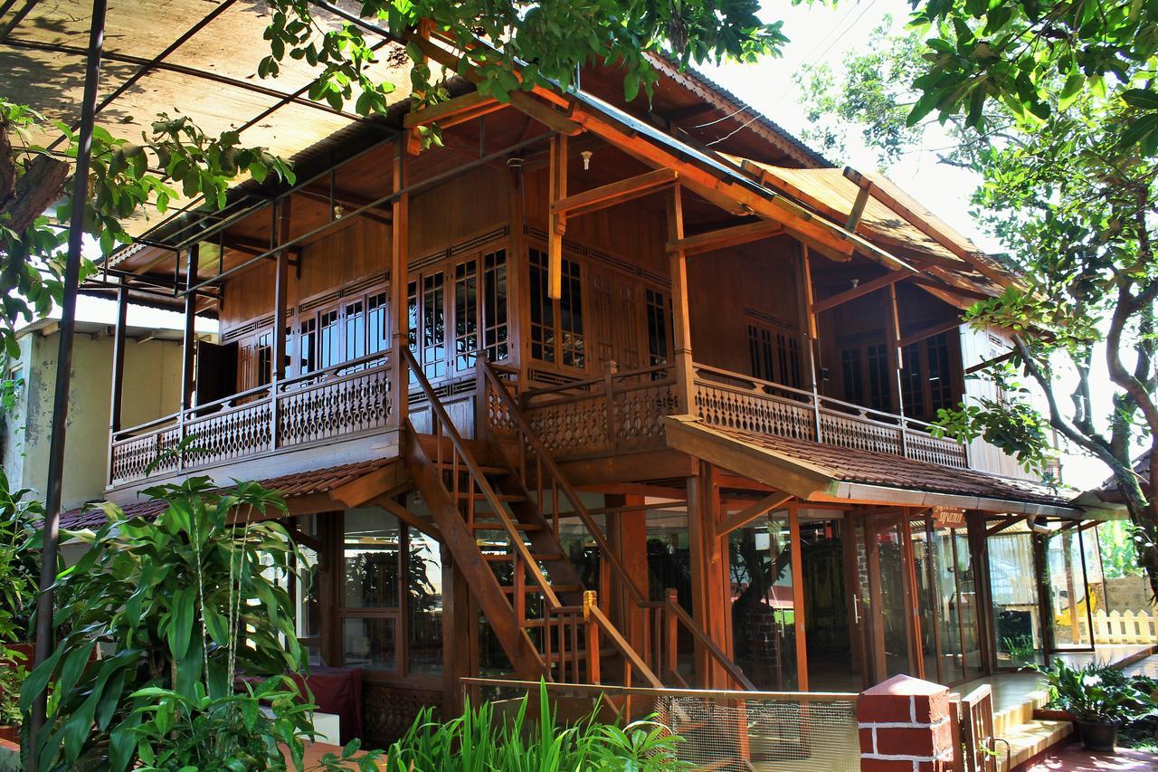 Reddoorz Hostel @ Dago 2 Bandung Eksteriør billede