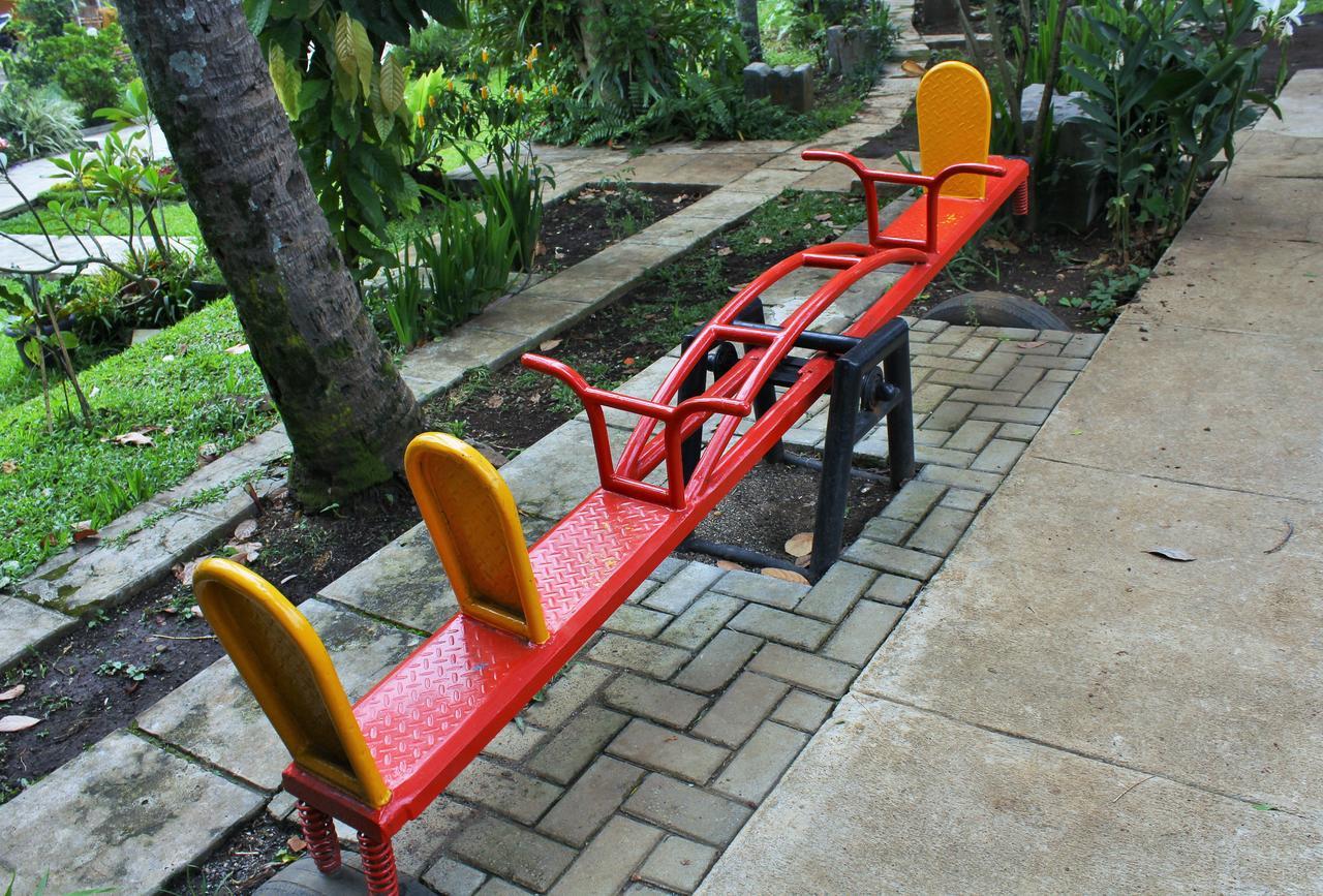 Reddoorz Hostel @ Dago 2 Bandung Eksteriør billede