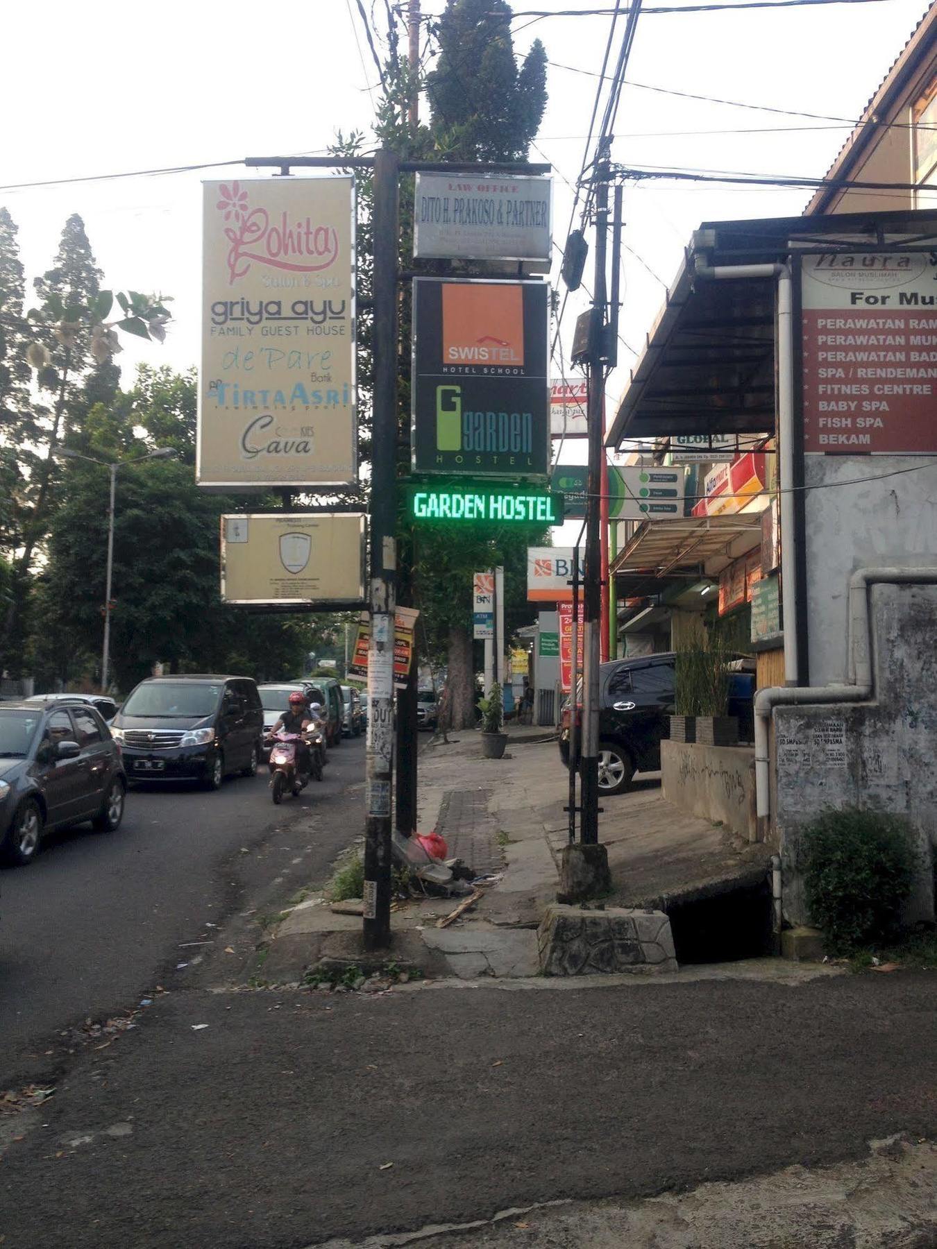 Reddoorz Hostel @ Dago 2 Bandung Eksteriør billede