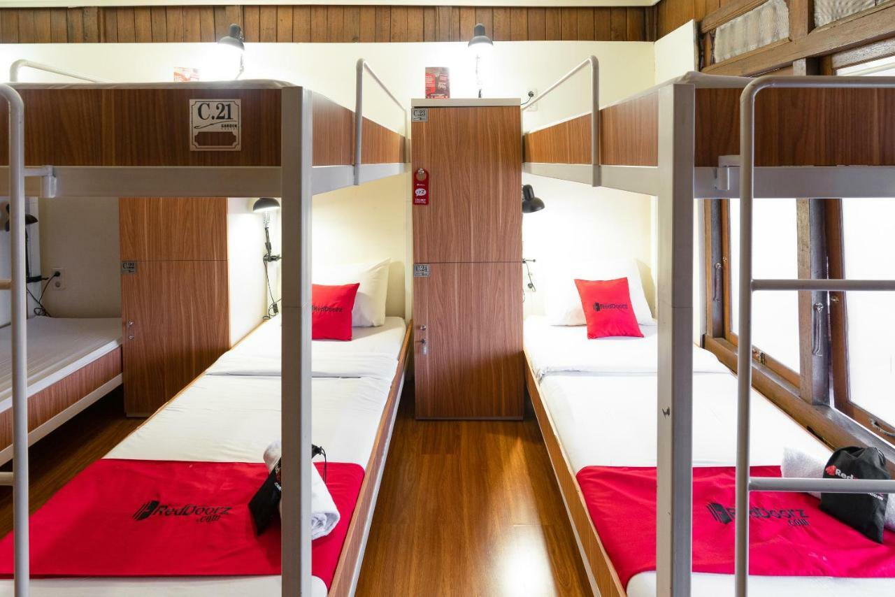 Reddoorz Hostel @ Dago 2 Bandung Eksteriør billede